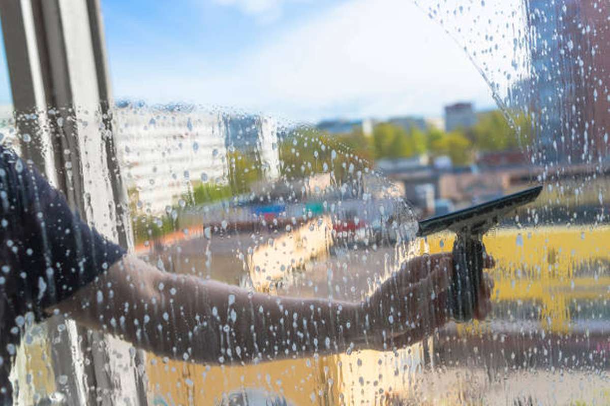 how to clean outside windows before winter3