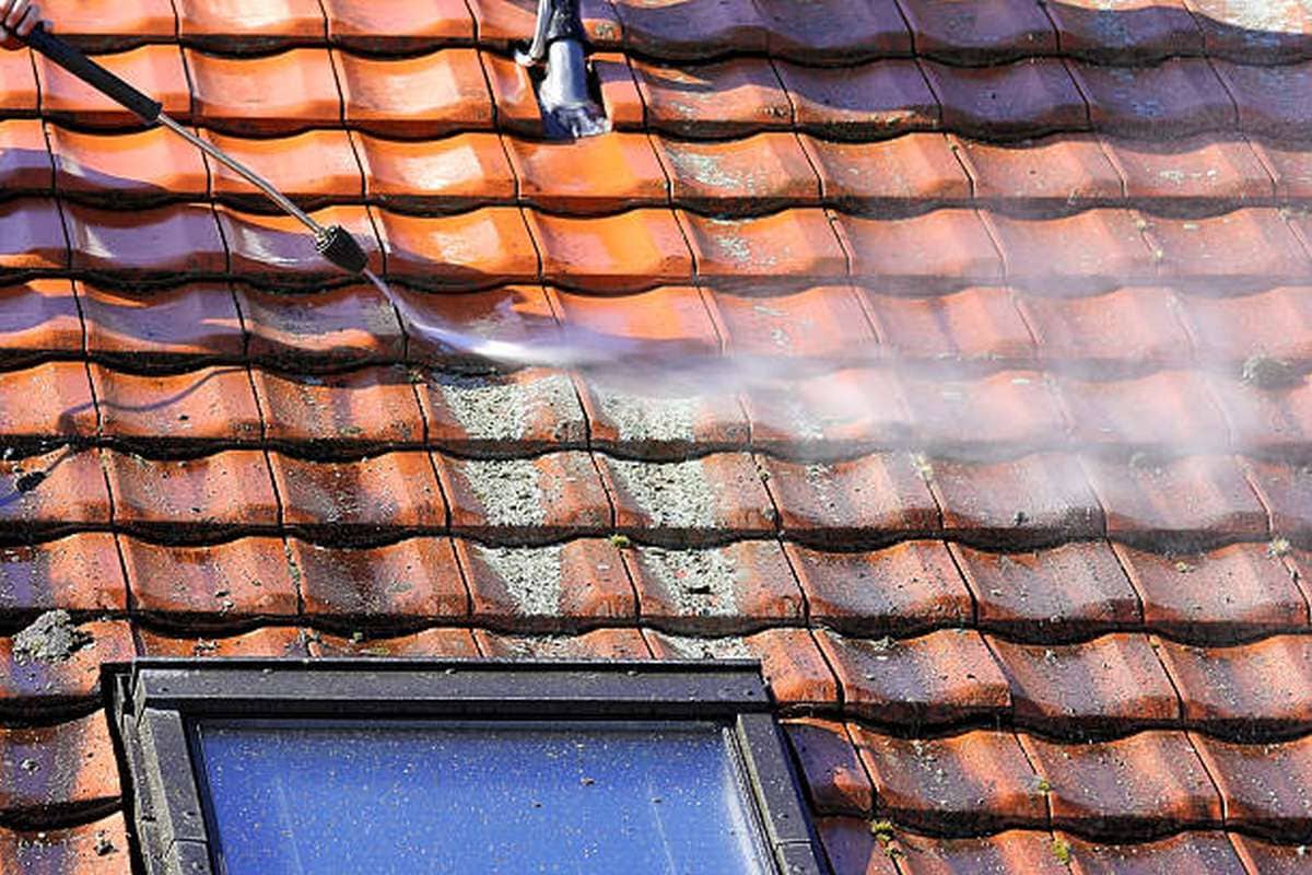 what are the benefits of roof cleaning2