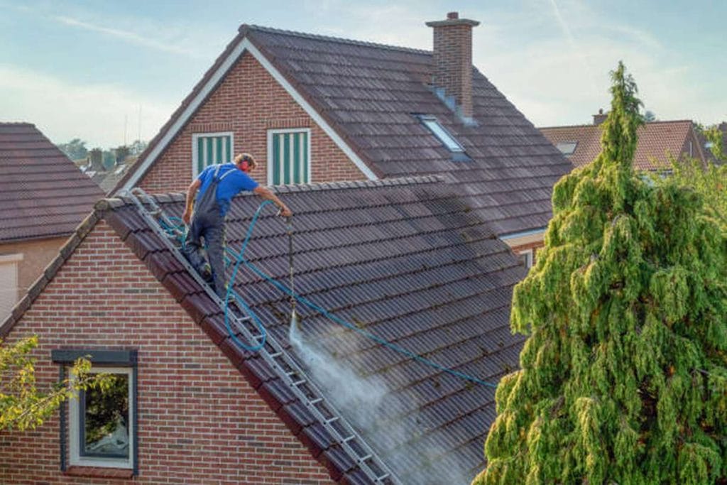 what are the benefits of roof cleaning3