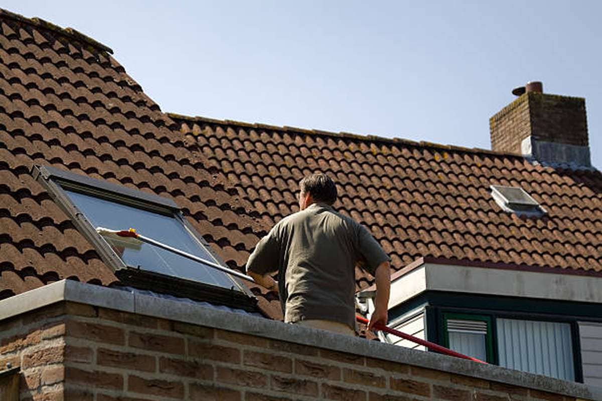 what is residential roof cleaning2