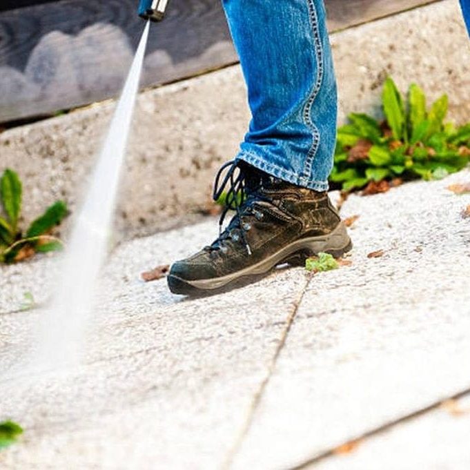pressure washing residential driveways cleaning process 3